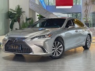 Lexus ES 2019