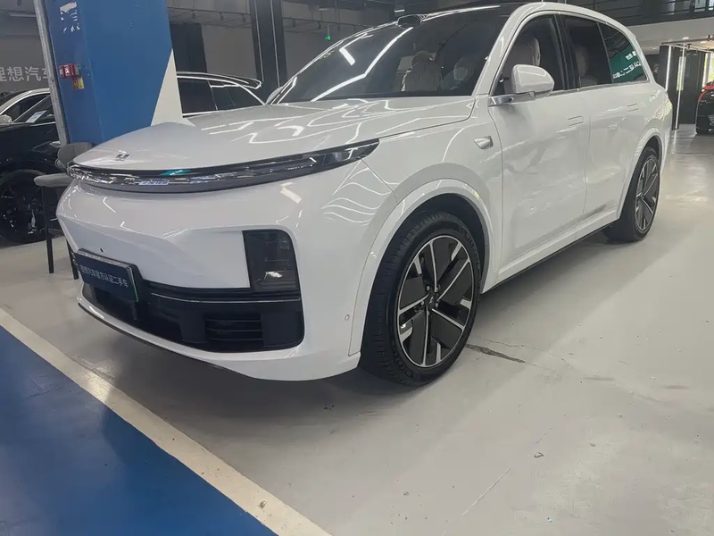 Li Auto L8