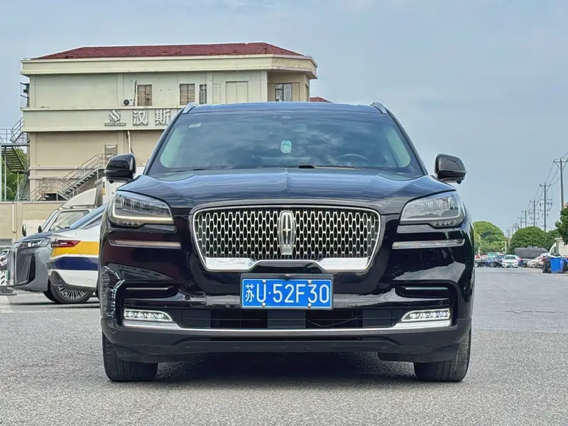 Lincoln Aviator