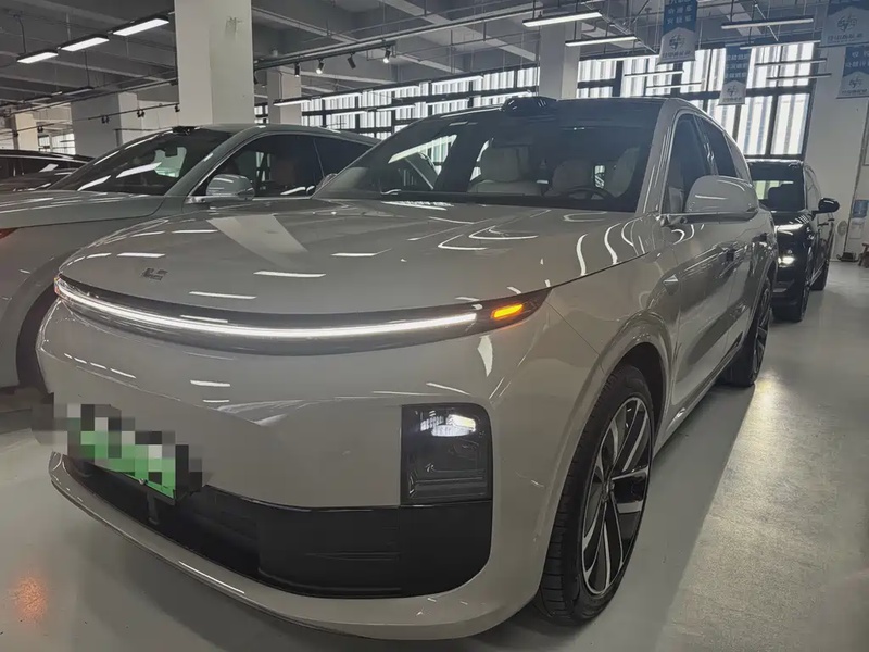 Li Auto L6
