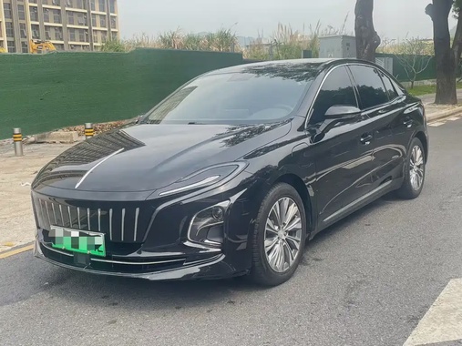 Hongqi E-QM5 2024