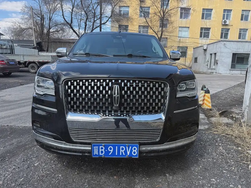Lincoln Navigator