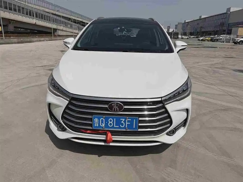 BYD MAX