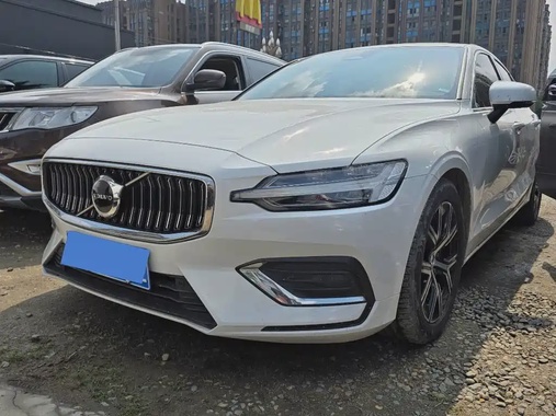 Volvo S60 2022