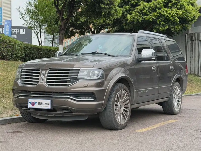 Lincoln Navigator