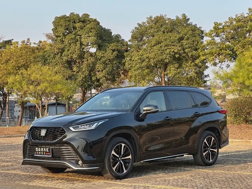 Toyota Crown Kluger 2023