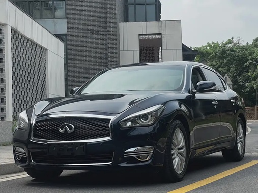 Infiniti Q70 2016