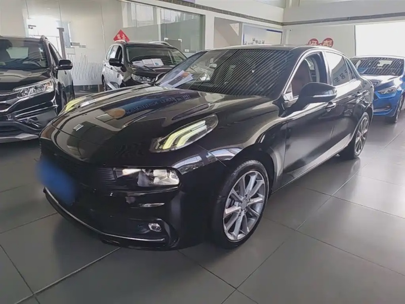 Lynk & Co 03