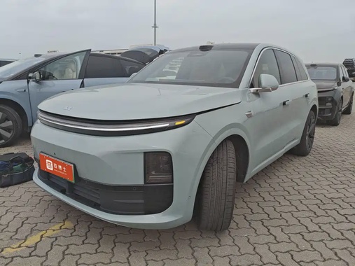 Li Auto L6 2025
