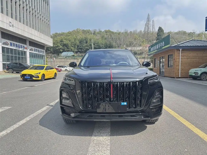 Hongqi HS5