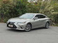 Lexus ES 2022