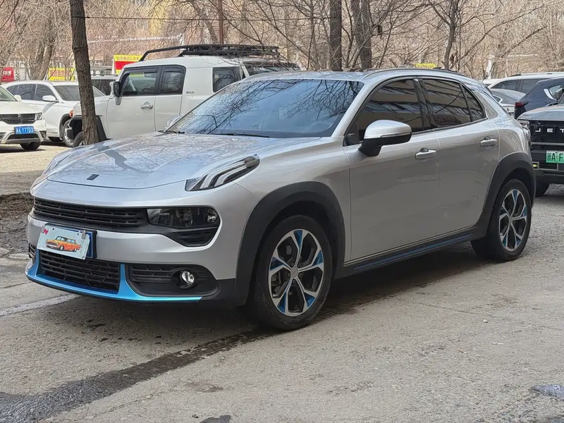 Lynk & Co 02
