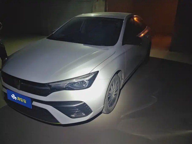 Roewe i5