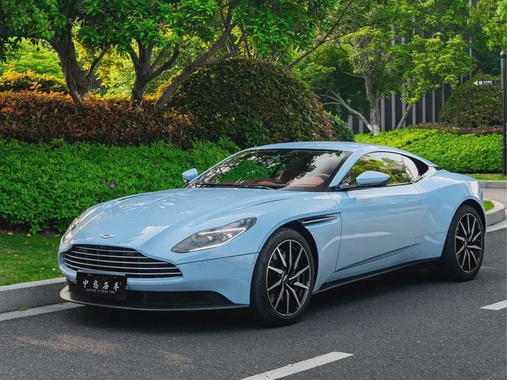 Aston Martin DB11 2022