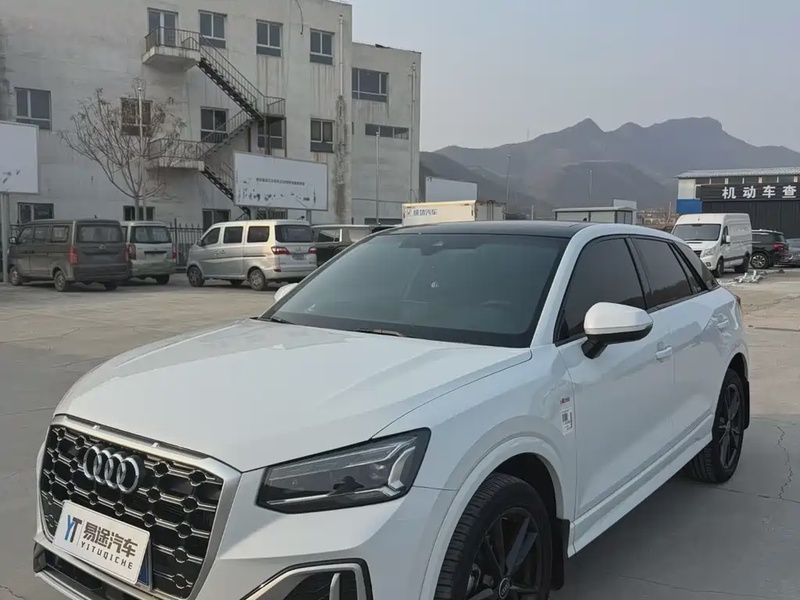 Audi Q2
