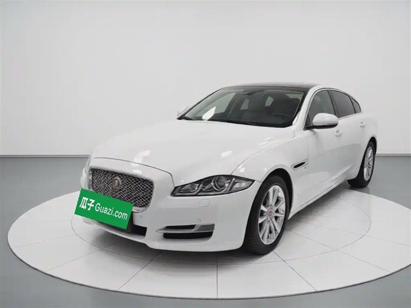 Jaguar XJ
