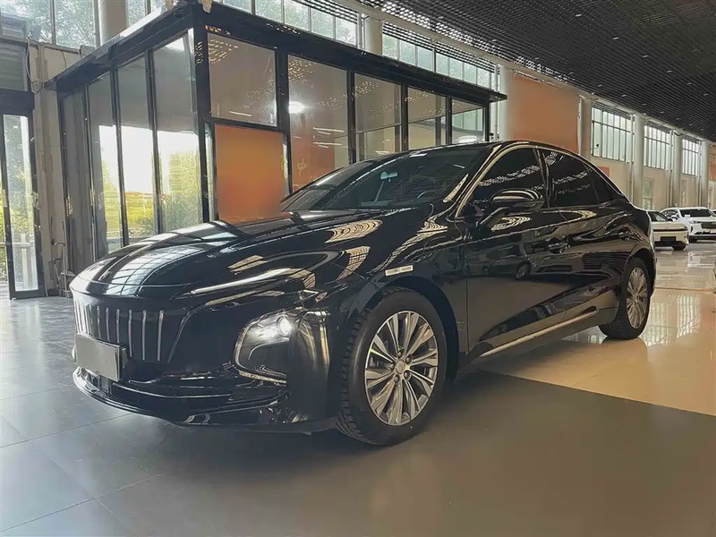 Hongqi E-QM5