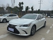 Lexus ES 2019