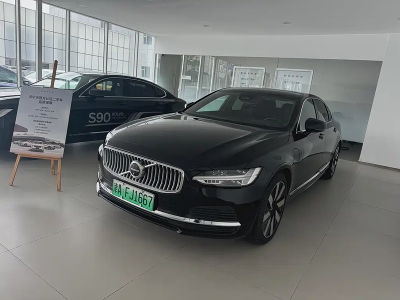Volvo S90