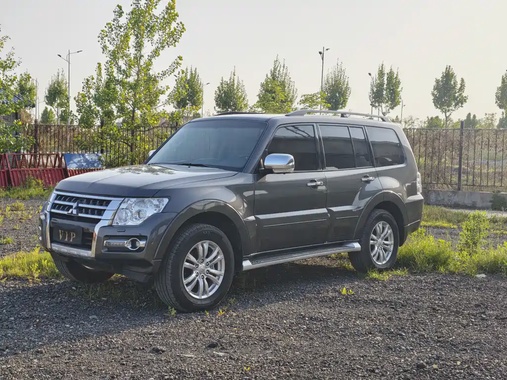 Mitsubishi Pajero 2018