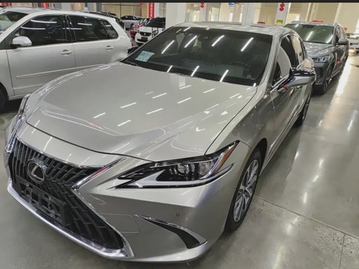 Lexus ES 2023