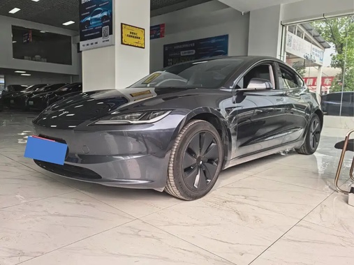 Tesla Model 3 2024