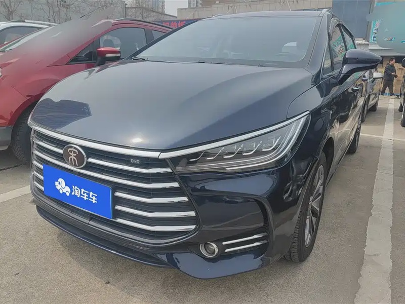 BYD MAX