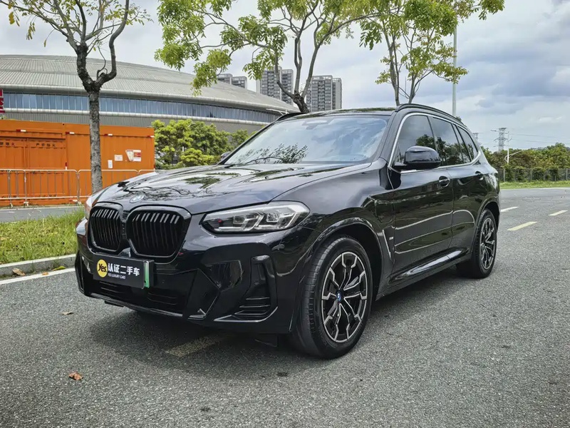 BMW iX3