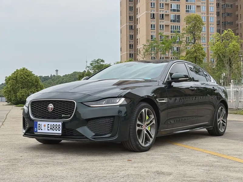 Jaguar XE
