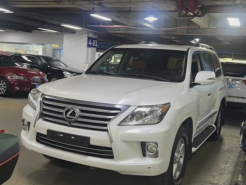 Lexus LX