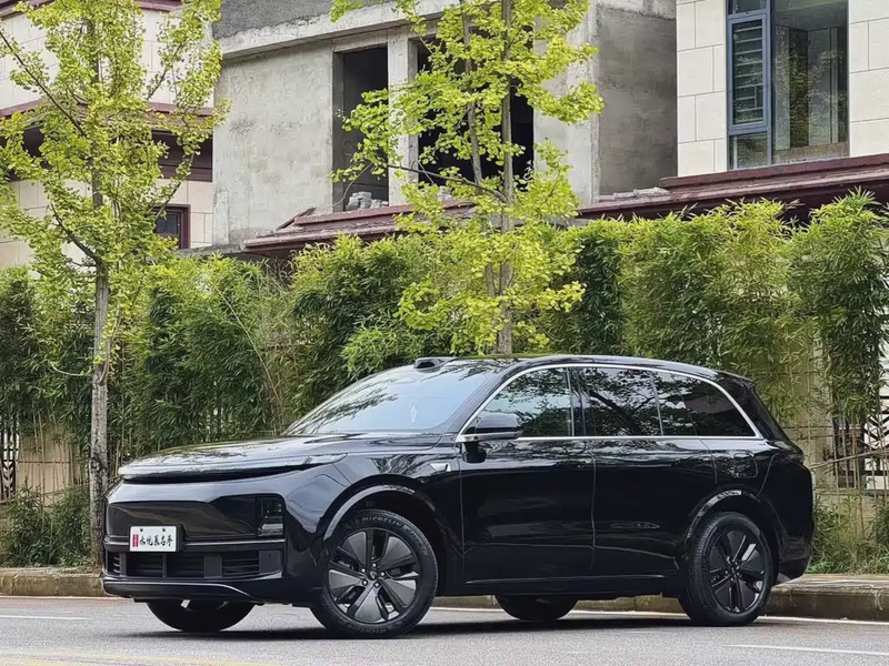 Li Auto L8