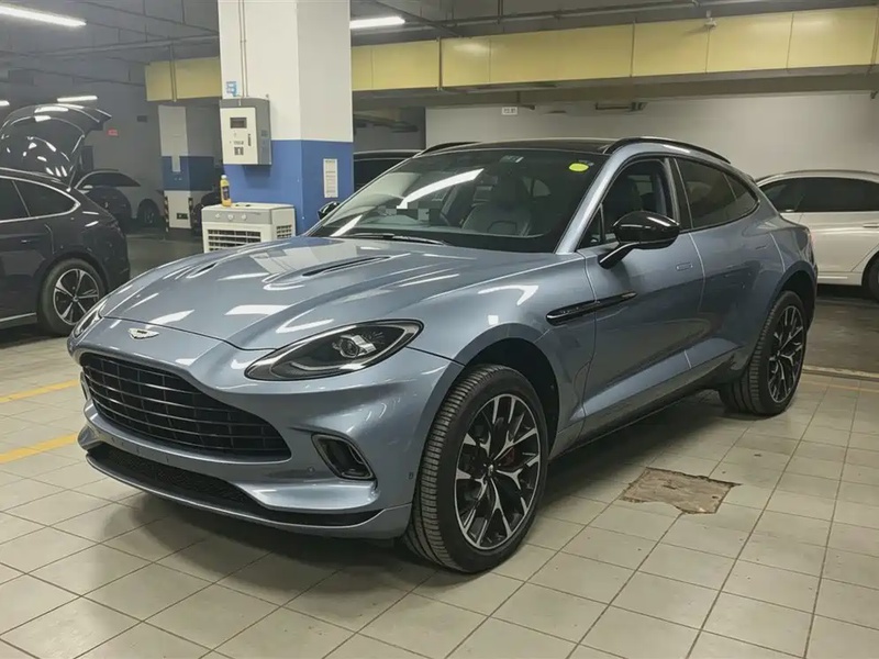 Aston Martin DBX