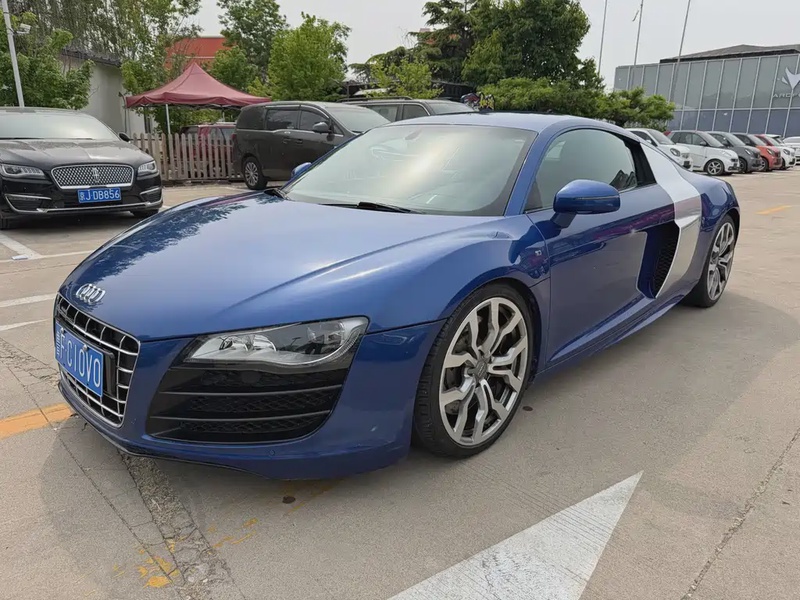 Audi R8