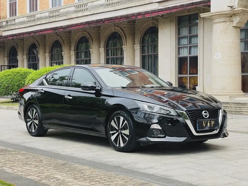 Nissan Teana 2022