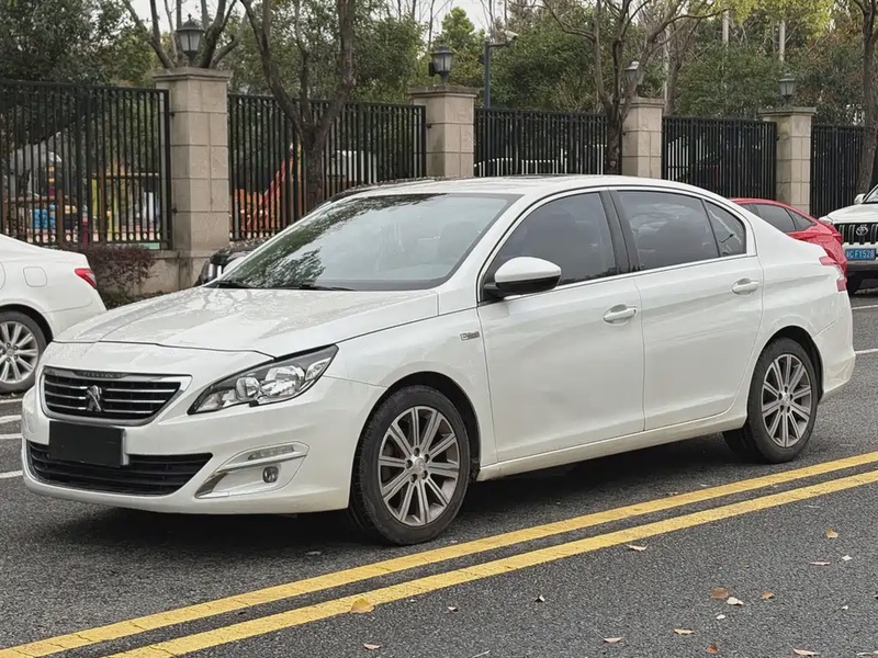 Peugeot 408
