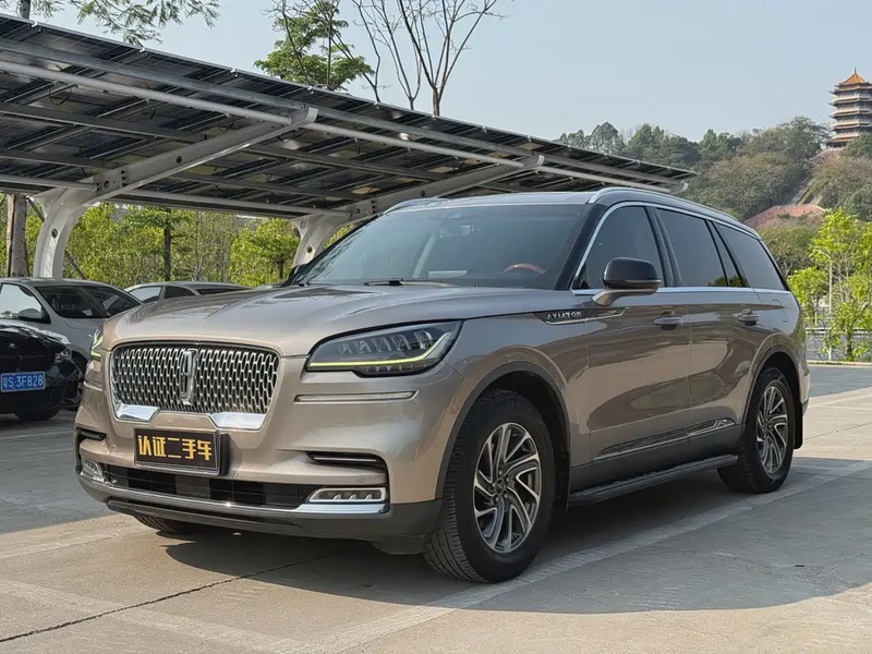 Lincoln Aviator
