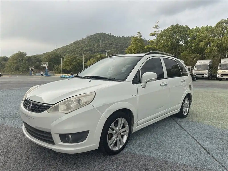 Suzuki Liana