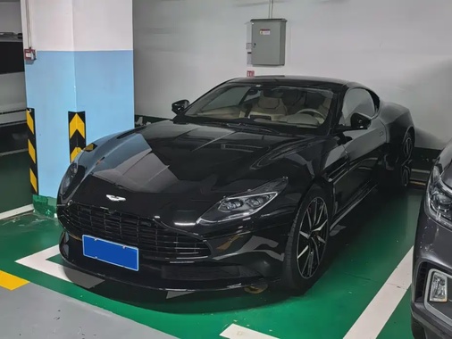 Aston Martin DB11 2019