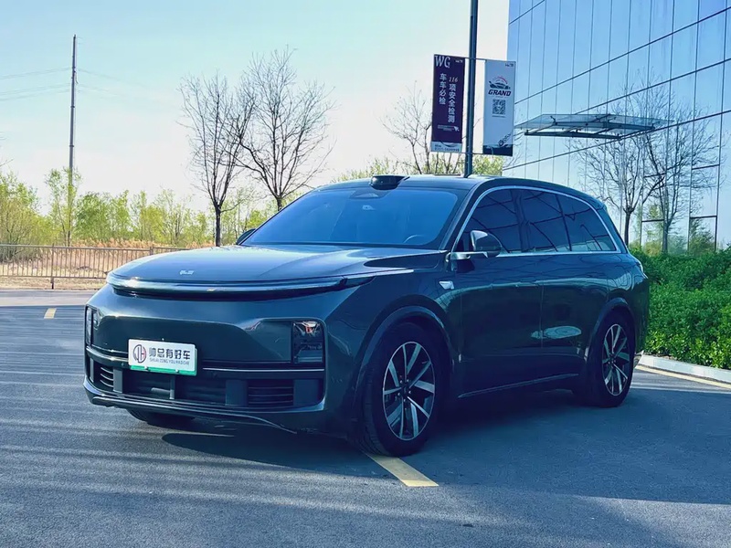 Li Auto L8
