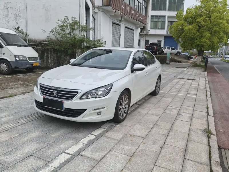 Peugeot 408