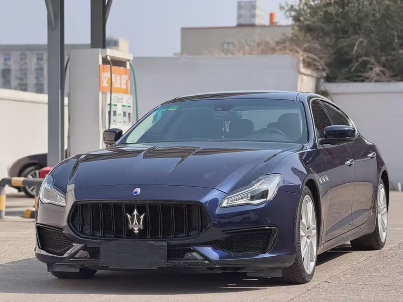 Maserati Quattroporte