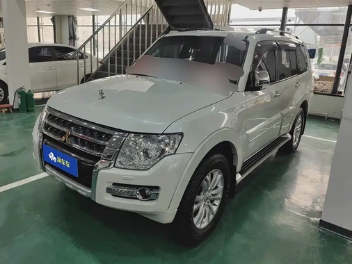 Mitsubishi Pajero 2018