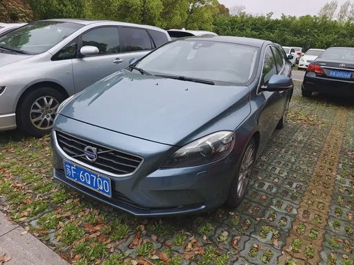 Volvo V40 2014