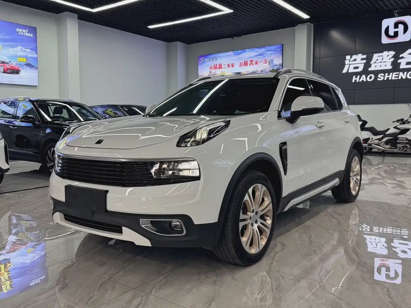 Lynk & Co 01