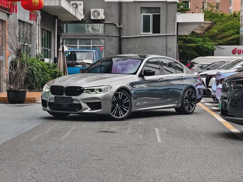 BMW M5