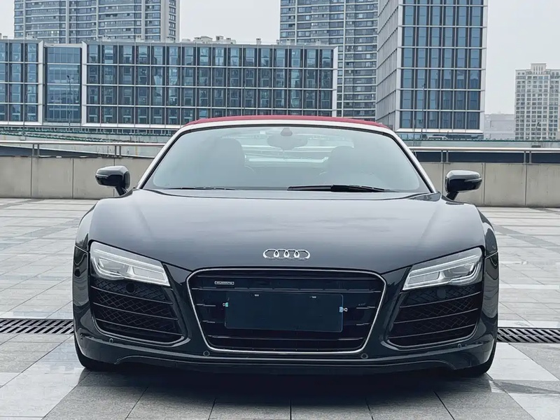 Audi R8