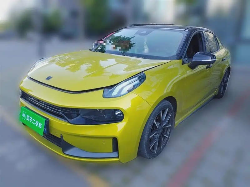 Lynk & Co 03