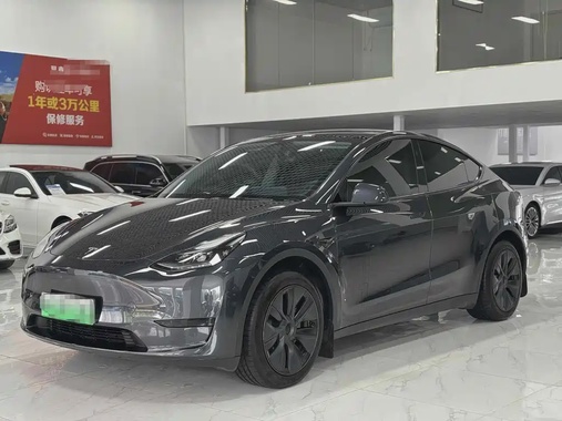 Tesla Model Y 2025