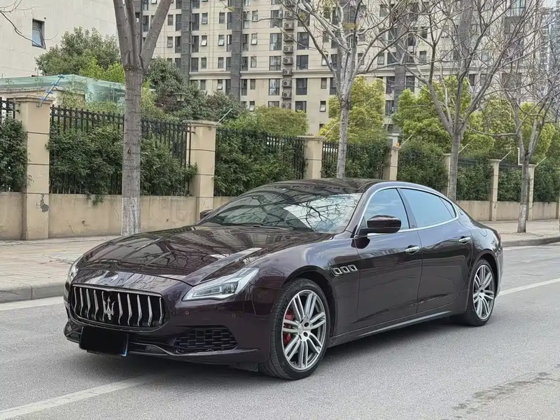 Maserati Quattroporte