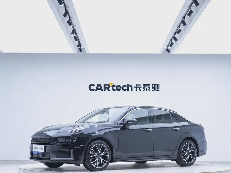 Lynk & Co 03